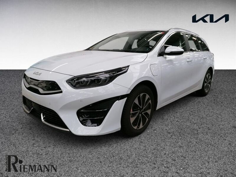 Weiß Gebraucht 2024 Kia Ceed Sportswagon Spirit Kombi | 23.899 € (Superpreis) - Bild 1/4