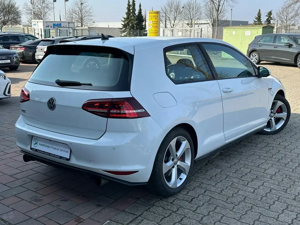 Gebraucht VW Golf VII GTI 220 PS (161 kW) 2016 Weiß Limousine