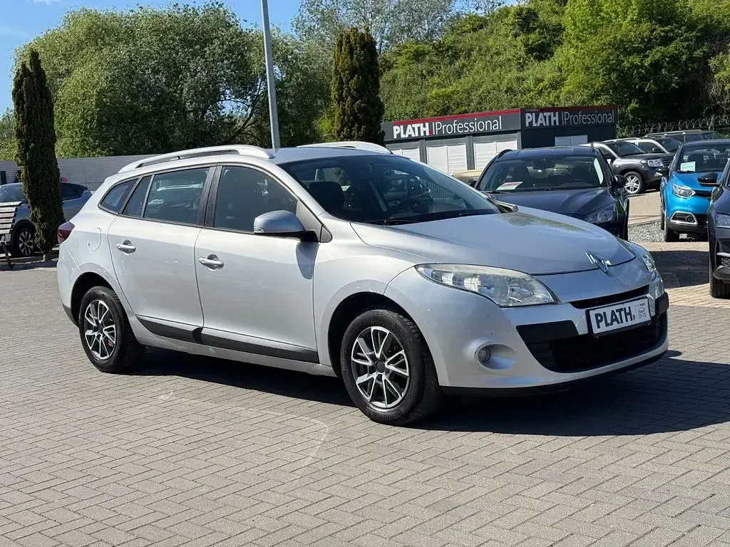 Gebraucht Renault Mégane III Expression 110 PS (80 kW) 2011 Silber Limousine