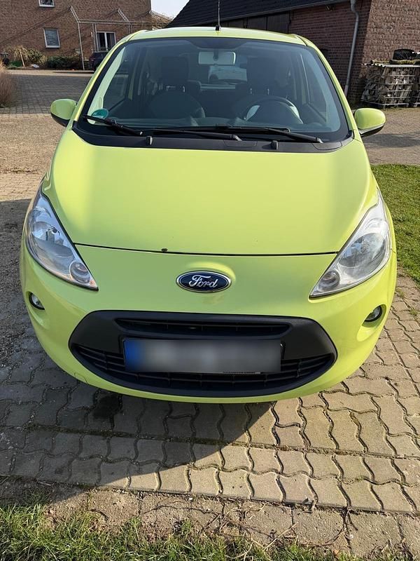 Gebraucht Ford Ka Titanium 69 PS (50 kW) 2014 Grün Kleinwagen
