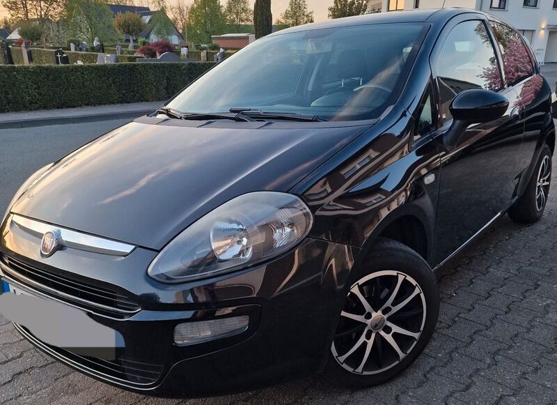 Schwarz Gebraucht 2011 Fiat Punto Evo Kleinwagen | 2.500 € (Fairer Preis) - Bild 1/4
