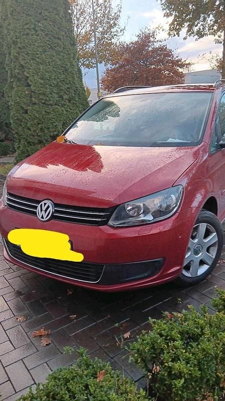 Rot Gebraucht 2013 VW Touran Van / Kleinbus | 6.666 € (Fairer Preis) - Bild 1/4