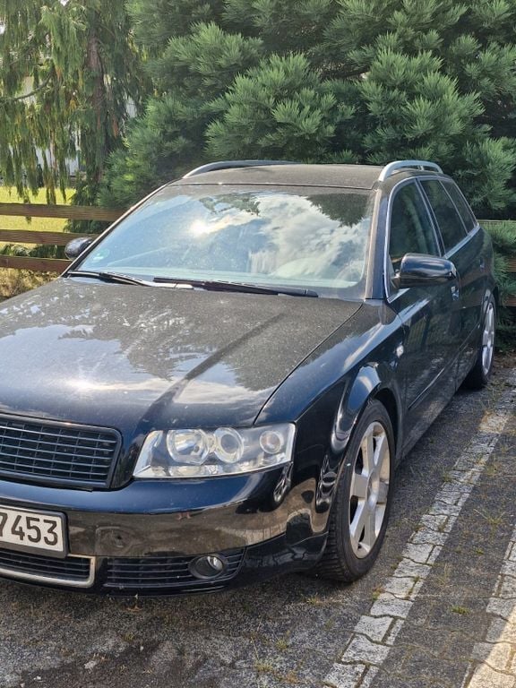 Schwarz Gebraucht 2004 Audi A4 Kombi | 650 € (Superpreis) - Bild 1/4