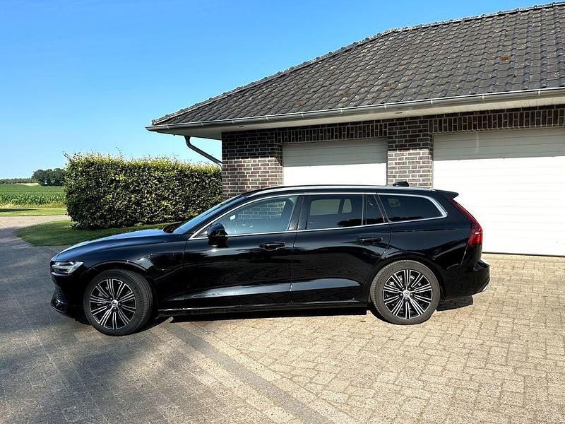 Gebraucht Volvo V60 455 PS (334 kW) 2022 Schwarz Kombi