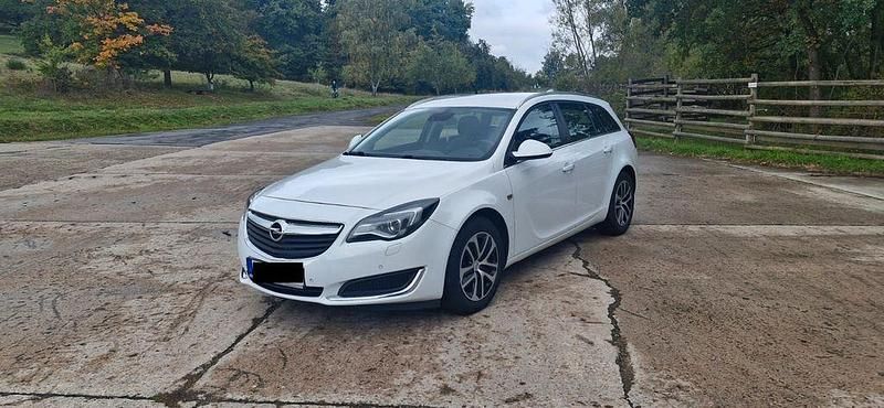 Weiß Gebraucht 2017 Opel Insignia Sport Kombi | 8.500 € (Guter Preis) - Bild 1/4