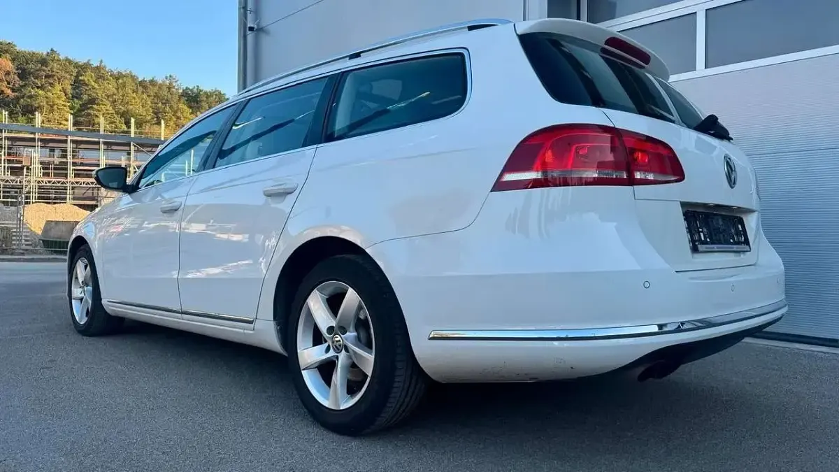 Gebraucht VW Passat 170 PS (125 kW) 2012 Weiß Kombi