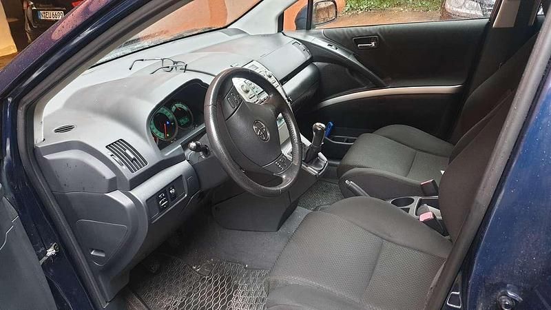 Gebraucht Toyota Corolla 110 PS (80 kW) 2004 Blau Kombi