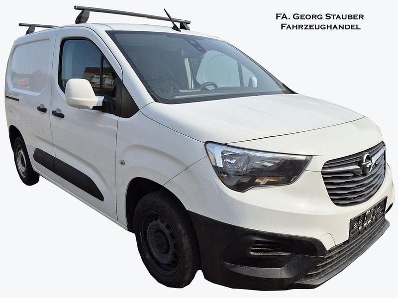 Weiß Gebraucht 2020 Opel Combo Edition Van / Kleinbus | 9.999 € (Guter Preis) - Bild 1/4