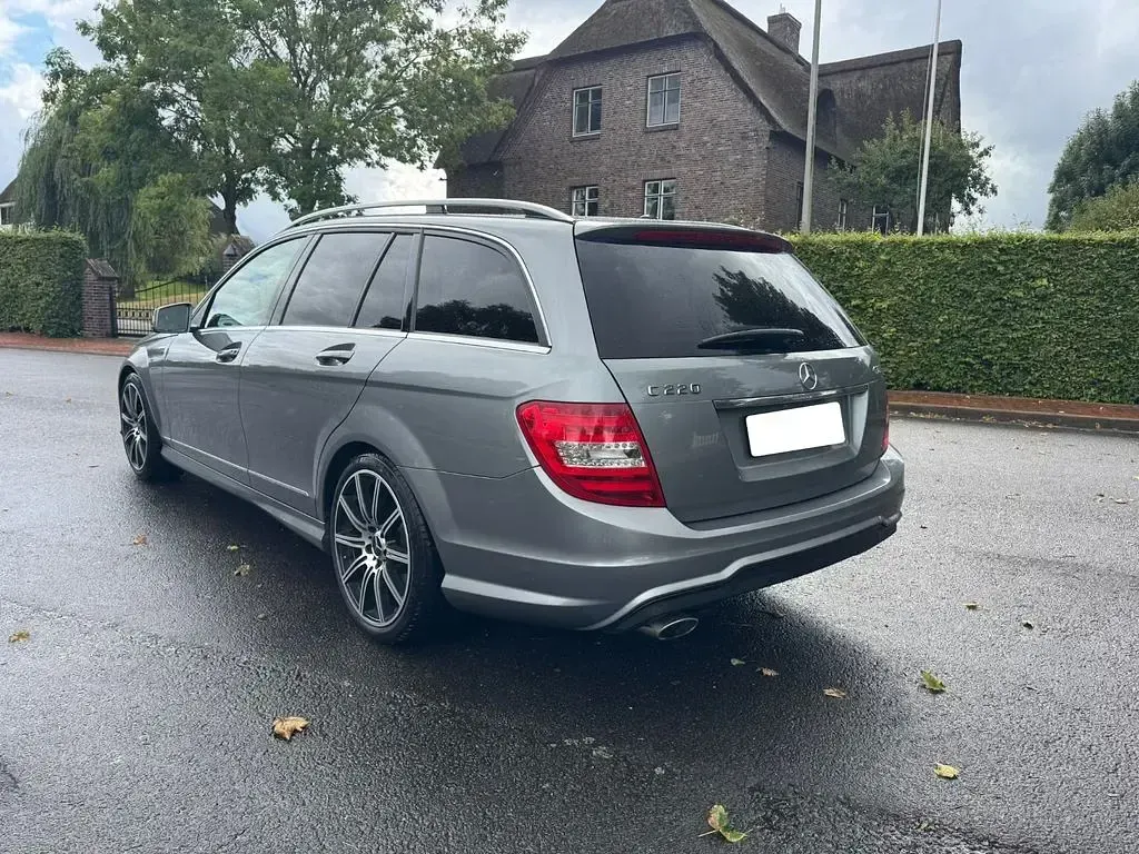 Gebraucht Mercedes C220 AMG line 170 PS (125 kW) 2013 Grau Limousine