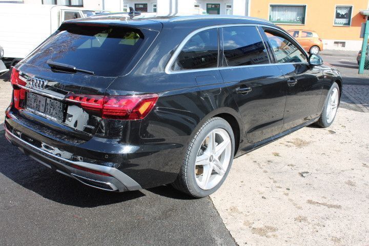 Gebraucht Audi A4 S-Line 204 PS (150 kW) 2023 Schwarz Kombi