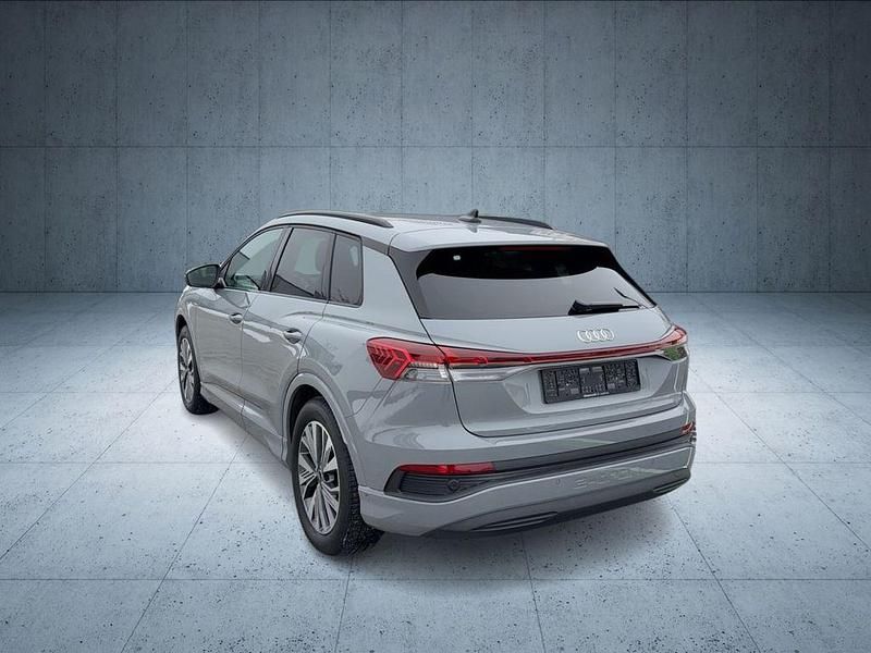 Gebraucht Audi Q4 e-tron Advanced 150 kW (204 PS) 2022 Kieselgrau SUV