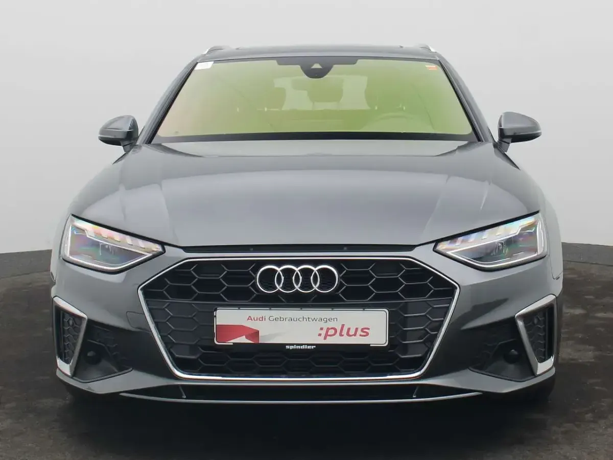 Gebraucht Audi A4 S-Line 150 PS (110 kW) 2023 Daytonagrau perleffekt Kombi