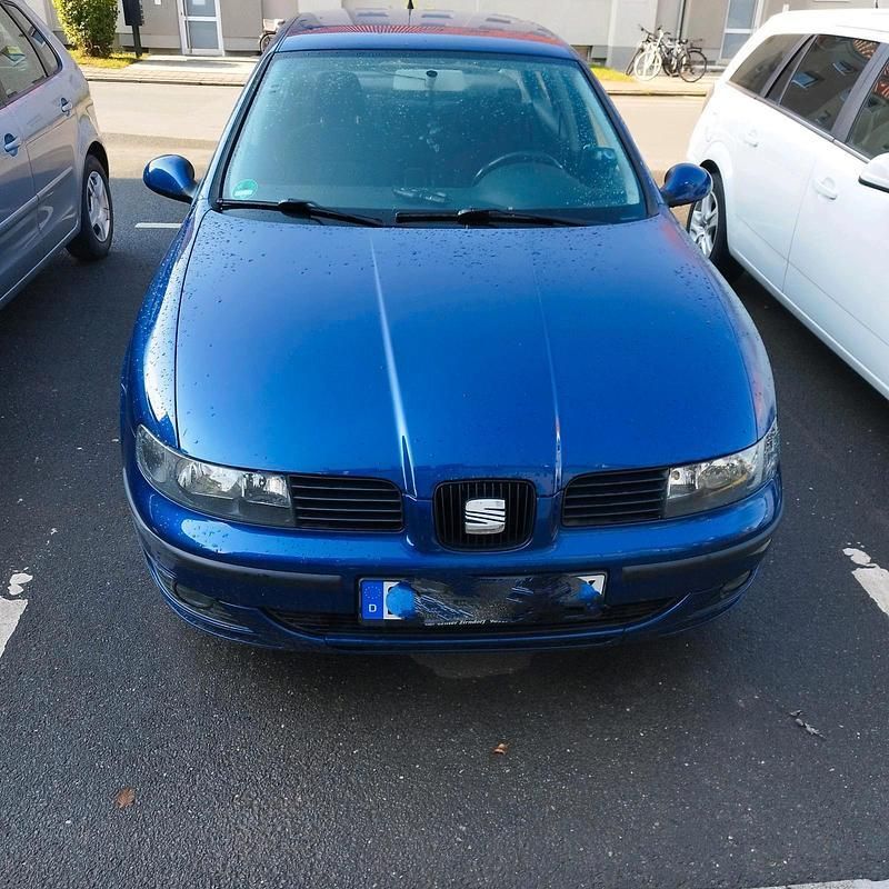 Blau Gebraucht 2005 Seat Toledo Limousine | 200 € - Bild 1/4