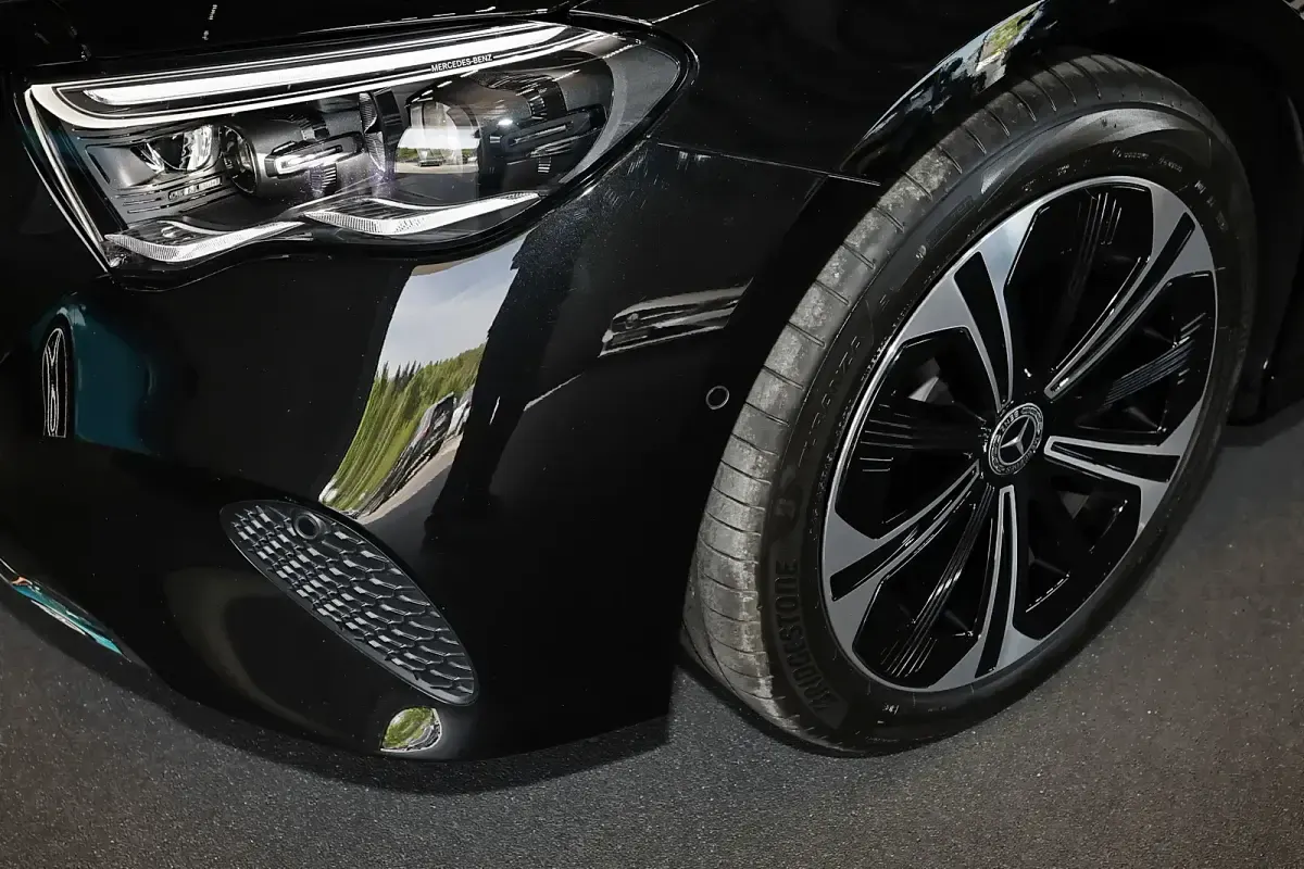 Gebraucht Mercedes E300 Avantgarde 197 PS (144 kW) 2025 Metalliclack obsidianschwarz Kombi