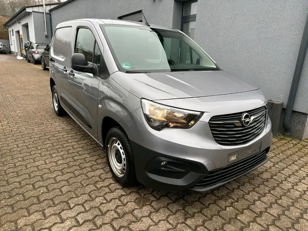 Second-hand Opel Combo 110 CP (80 kW) 2021 Argintiu Monovolum
