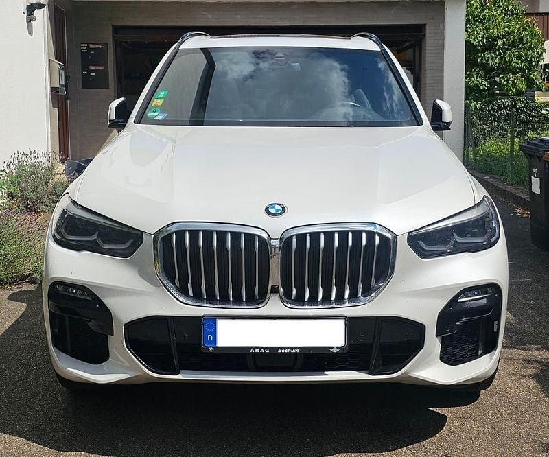 Weiß Gebraucht 2020 BMW X5 Sport Line SUV | 49.900 € - Bild 1/4