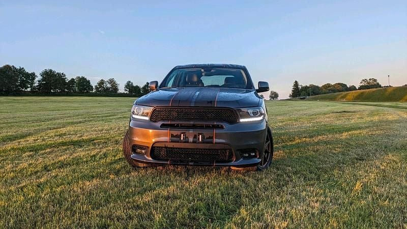 Grau Gebraucht 2018 Dodge Durango SUV | 29.500 € (Fairer Preis) - Bild 1/4