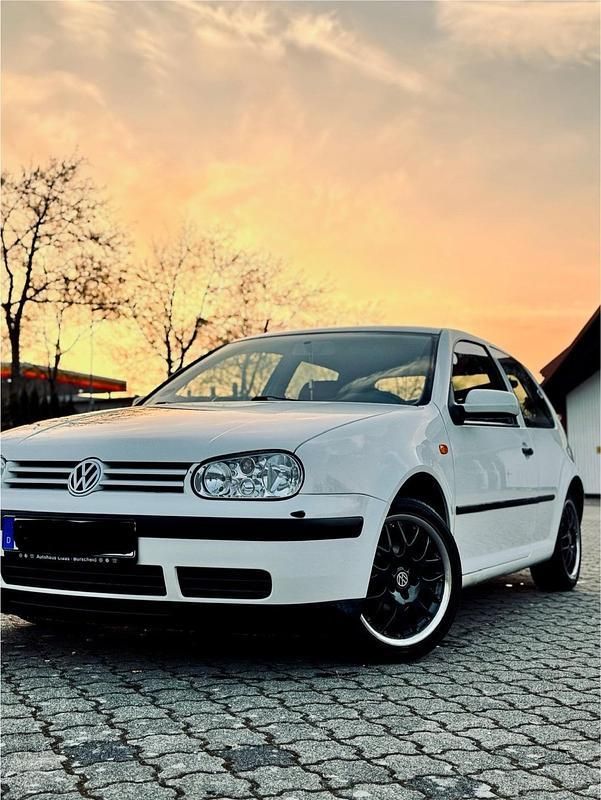 Weiß Gebraucht 1999 VW Golf IV Coupé | 2.000 € (Fairer Preis) - Bild 1/4
