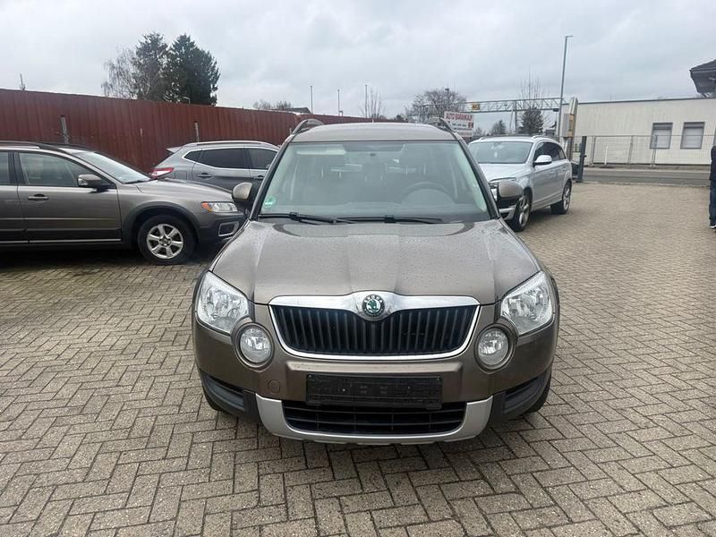 Gebraucht Skoda Yeti Easy 105 PS (77 kW) 2012 Braun SUV