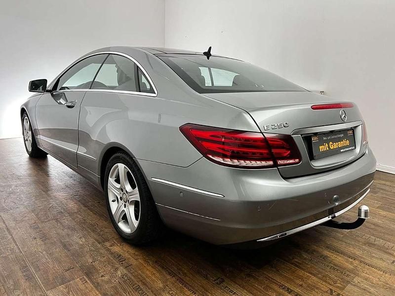 Gebraucht Mercedes E250 211 PS (155 kW) 2014 Silber Coupé