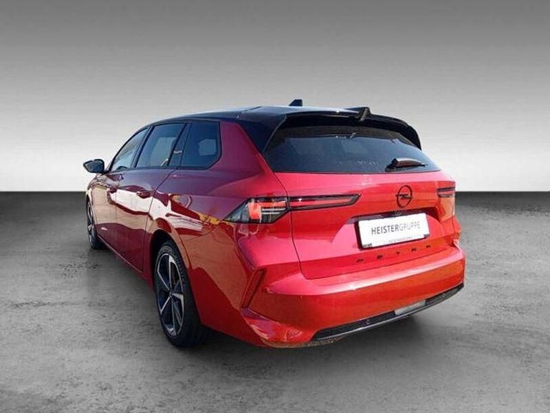 Gebraucht Opel Astra Ultimate 131 PS (96 kW) 2024 Chili rot/kardio rot (metallic) Kombi