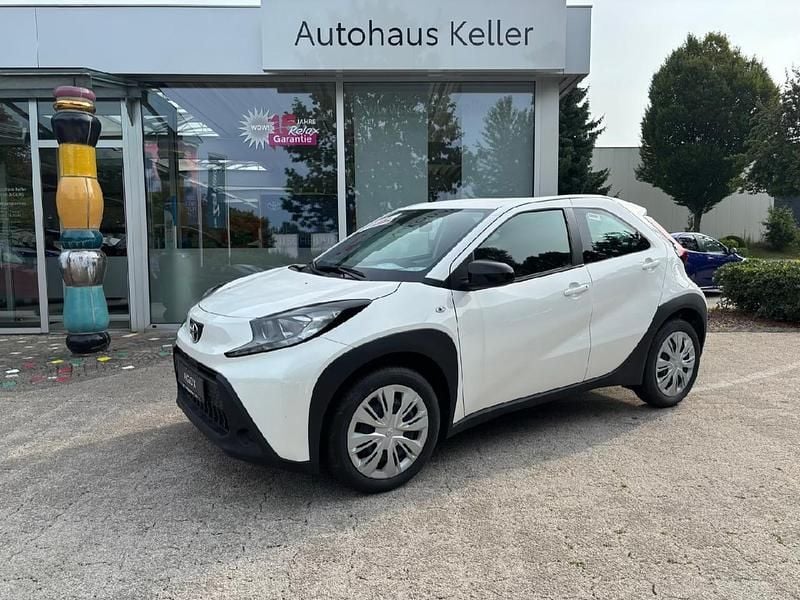 Schneeweiß Neu 2025 Toyota Aygo Kleinwagen | 17.960 € (Fairer Preis) - Bild 1/4