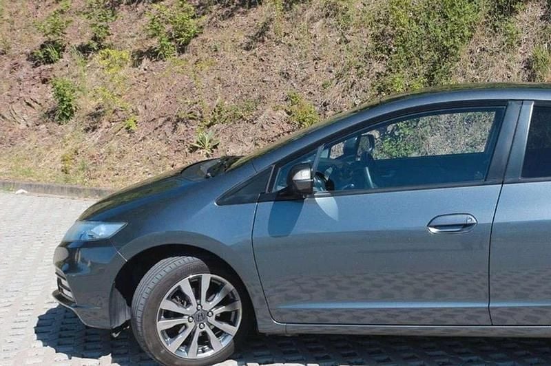 Grau Gebraucht 2012 Honda Insight Limousine | 4.700 € (Superpreis) - Bild 1/4