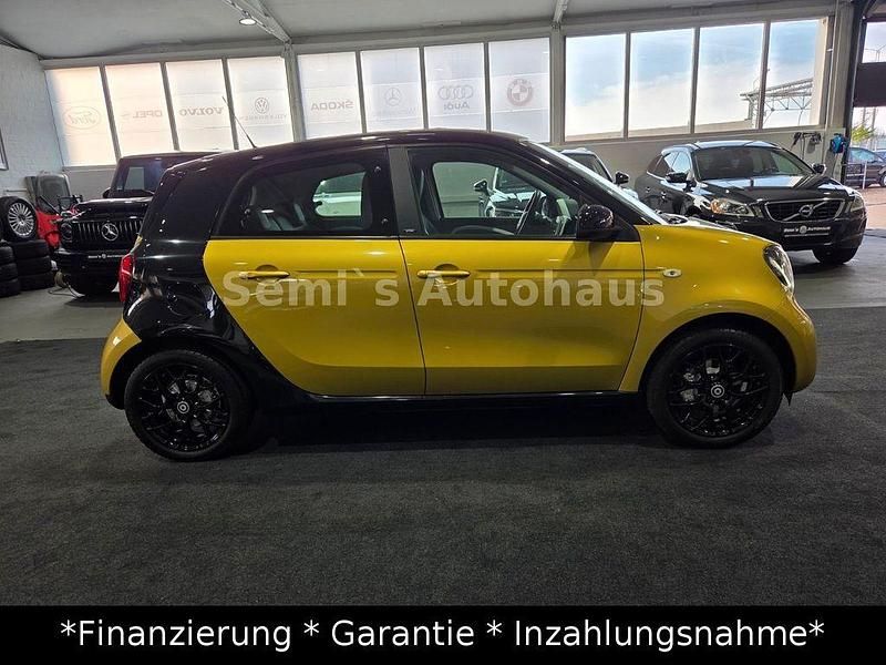 Gebraucht Smart ForFour 71 PS (52 kW) 2015 Schwarz Kleinwagen