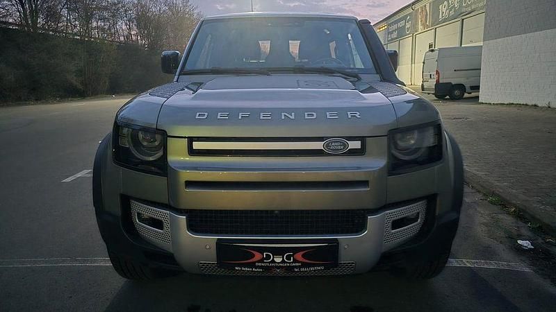 Gebraucht Land Rover Defender First Edition 400 PS (294 kW) 2021 Grün SUV