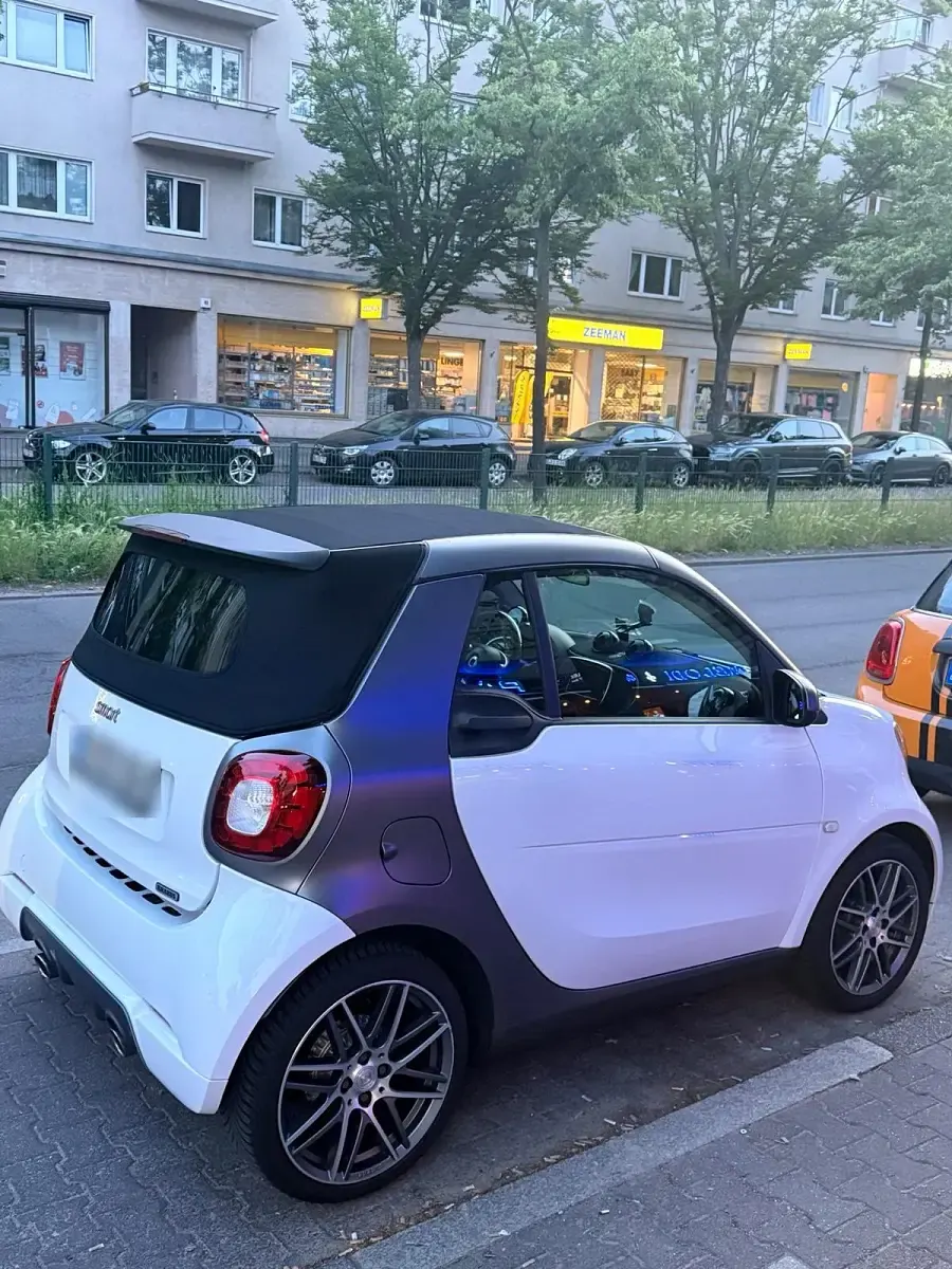Gebraucht Smart ForTwo Cabrio Brabus 109 PS (80 kW) 2017 Weiß Cabrio