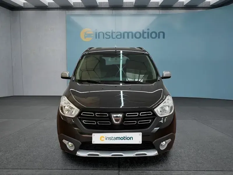 Gebraucht Dacia Lodgy Stepway 131 PS (96 kW) 2020 Schwarz Van / Kleinbus