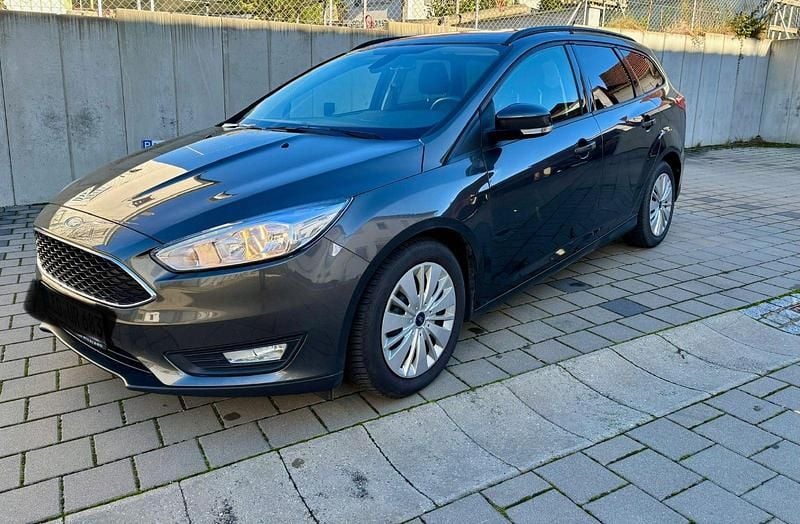 Grau Gebraucht 2015 Ford Focus Business Edition Kombi | 9.400 € (Fairer Preis) - Bild 1/4