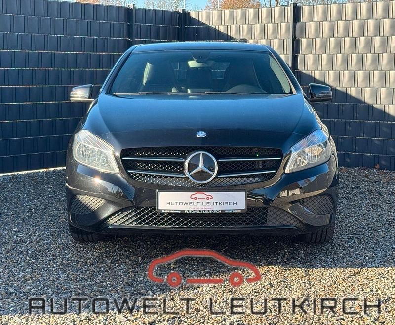 Schwarz Gebraucht 2014 Mercedes A180 Kleinwagen | 11.980 € (Fairer Preis) - Bild 1/4