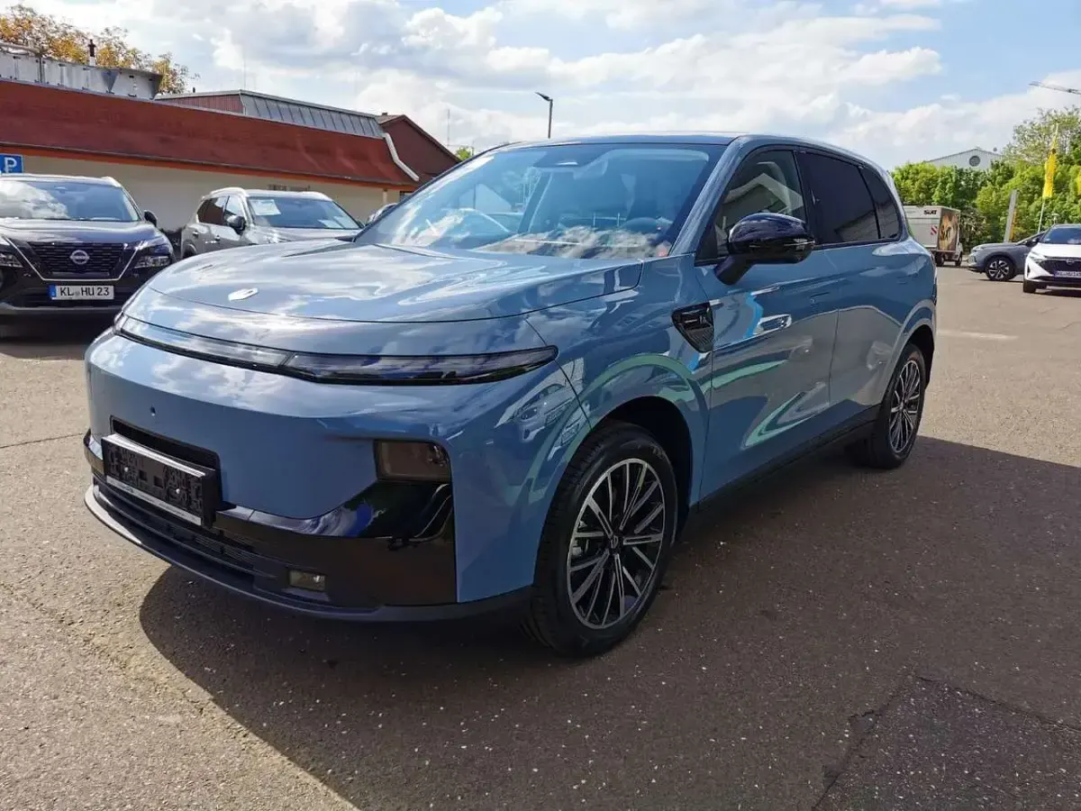 Neu Leapmotor B10 218 PS (160 kW) 2026 Starry night blue SUV