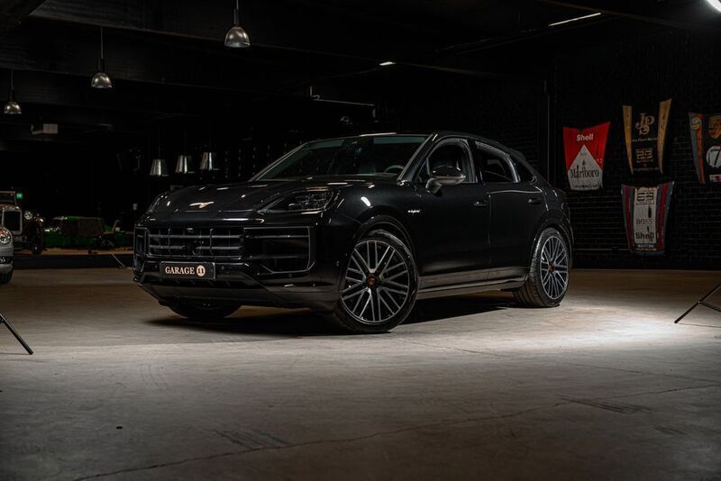 Schwarz Gebraucht 2024 Porsche Cayenne SUV | 125.500 € - Bild 1/4