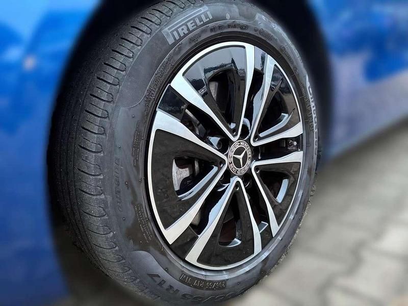 Gebraucht Mercedes E250 163 PS (119 kW) 2024 Metalliclack spektralblau Limousine