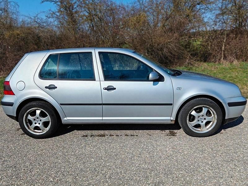 Gebraucht VW Golf IV 105 PS (77 kW) 2001 Grau Limousine