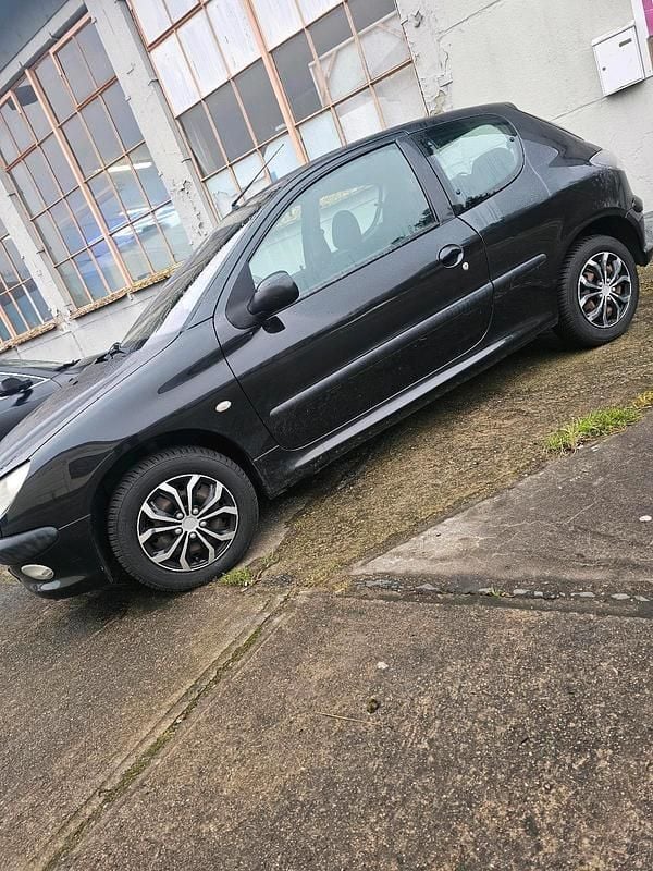 Schwarz Gebraucht 2004 Peugeot 206 Kleinwagen | 500 € (Fairer Preis) - Bild 1/4
