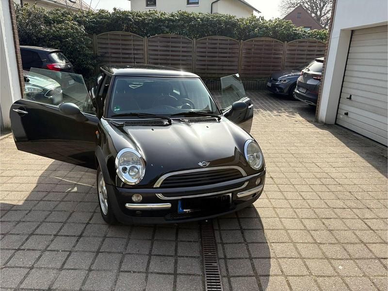Second-hand Mini ONE 90 CP (66 kW) 2002 Negru Hatchback