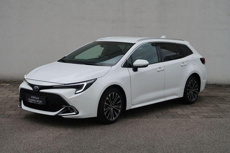 Weiß Neu 2024 Toyota Corolla Team Kombi | 28.880 € - Bild 1/4