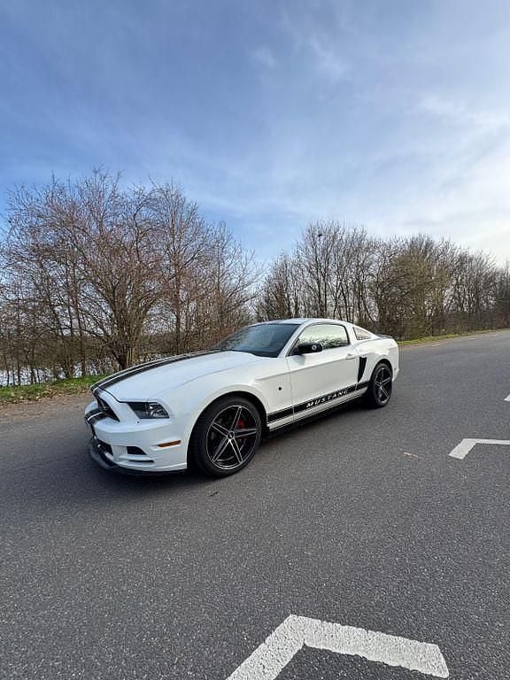 Gebraucht Ford Mustang 305 PS (224 kW) 2013 Weiß Coupé