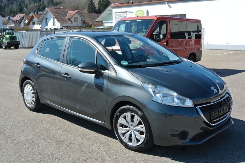 Grau Gebraucht 2012 Peugeot 208 Active Kleinwagen | 4.990 € (Etwas zu teuer) - Bild 1/4