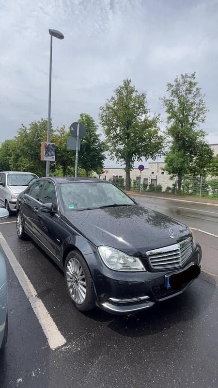 Schwarz Gebraucht 2012 Mercedes C200 Limousine | 10.000 € (Etwas zu teuer) - Bild 1/4