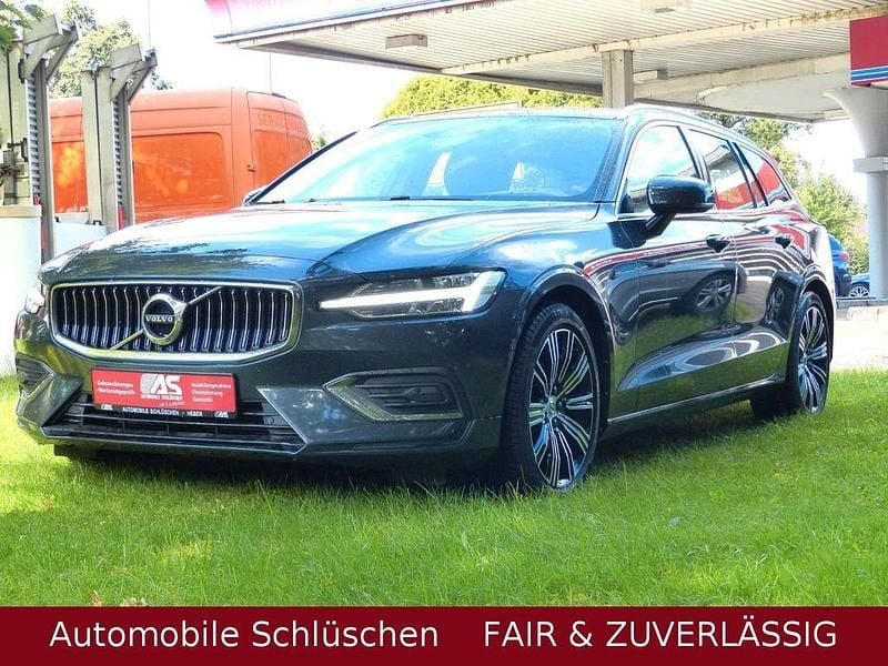 Grau Gebraucht 2020 Volvo V60 Inscription Kombi | 21.950 € (Fairer Preis) - Bild 1/4