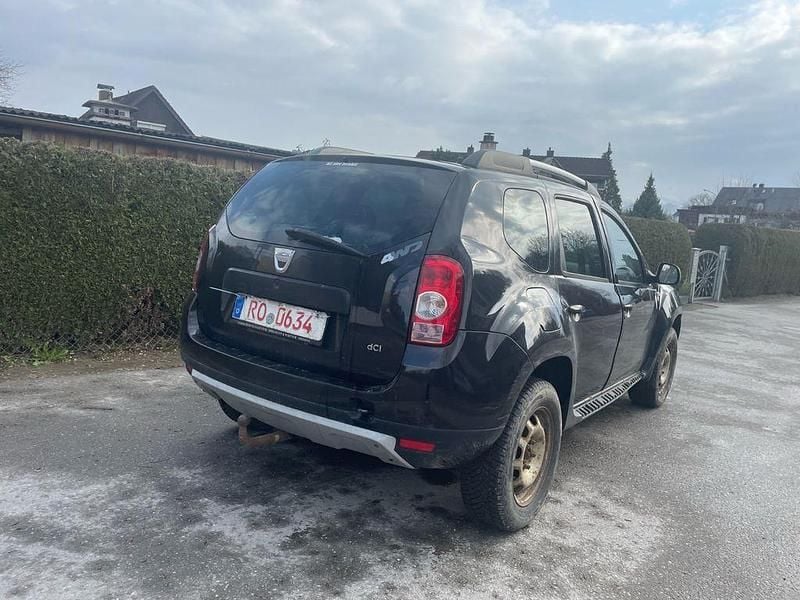 Usado Dacia Duster Lauréate 110 HP (80 kW) 2011 Preto SUV