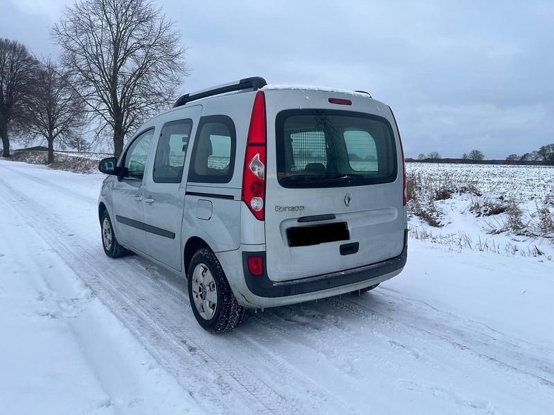 Gebraucht Renault Kangoo 106 PS (77 kW) 2013 Silber Van / Kleinbus