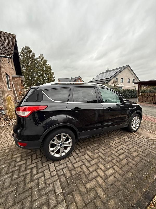 Gebraucht Ford Kuga 140 PS (102 kW) 2013 Schwarz SUV