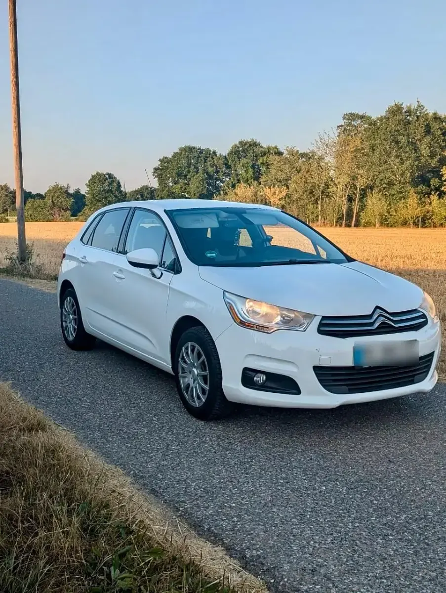 Gebraucht Citroën C4 120 PS (88 kW) 2012 Weiß Limousine