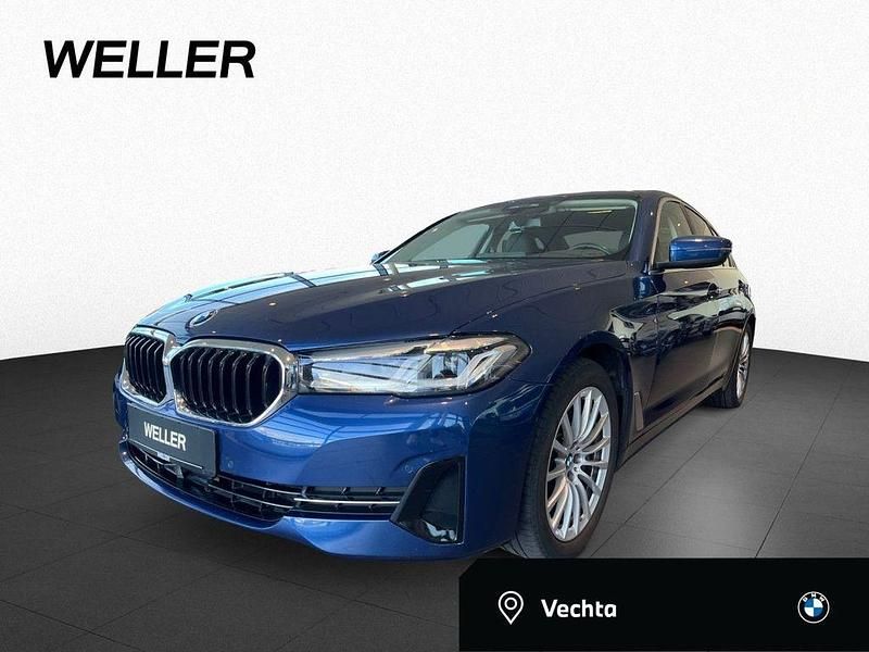 Blau Gebraucht 2022 BMW 530 Luxury Line Limousine | 38.390 € (Guter Preis) - Bild 1/4