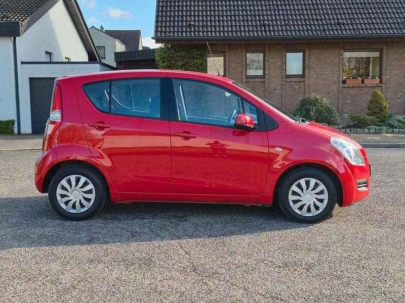 Gebraucht Suzuki Splash Basic 65 PS (47 kW) 2010 Rot Kleinwagen